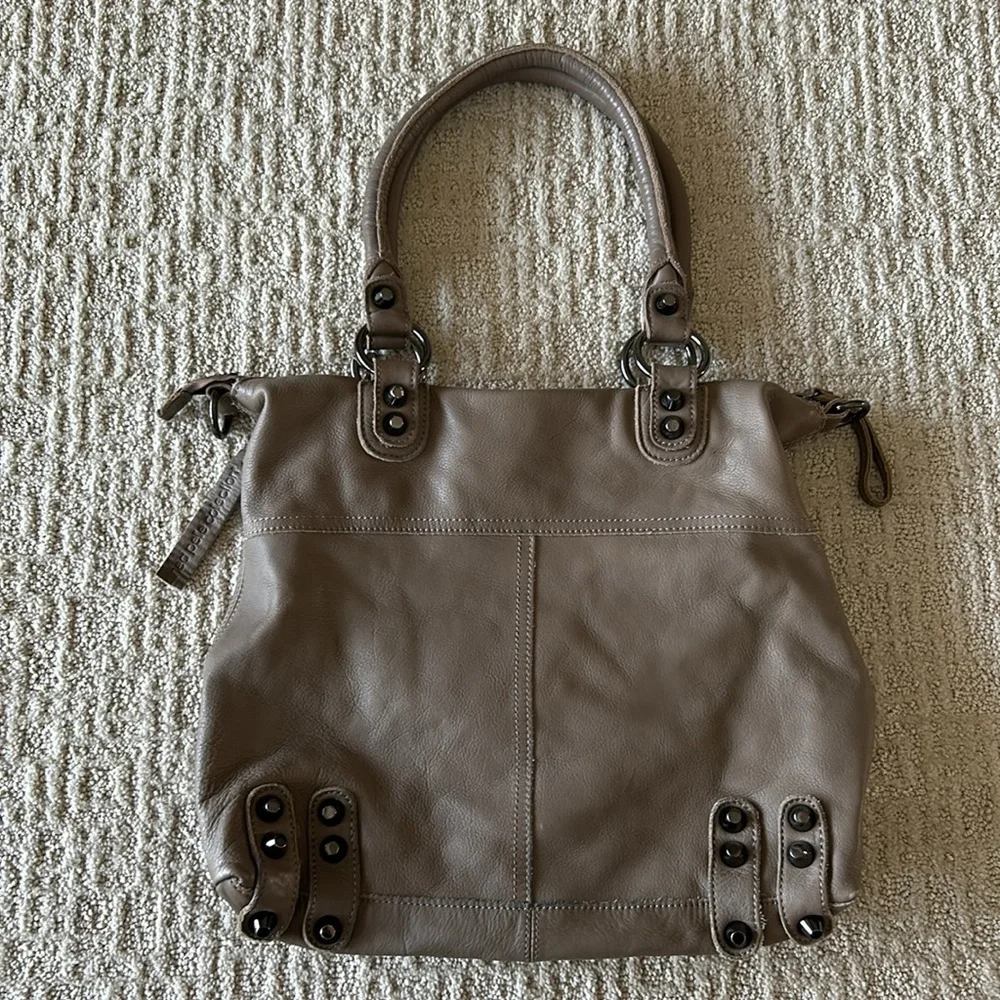EUC Linea Pelle soft leather studded shoulder bag - Picture 7 of 9